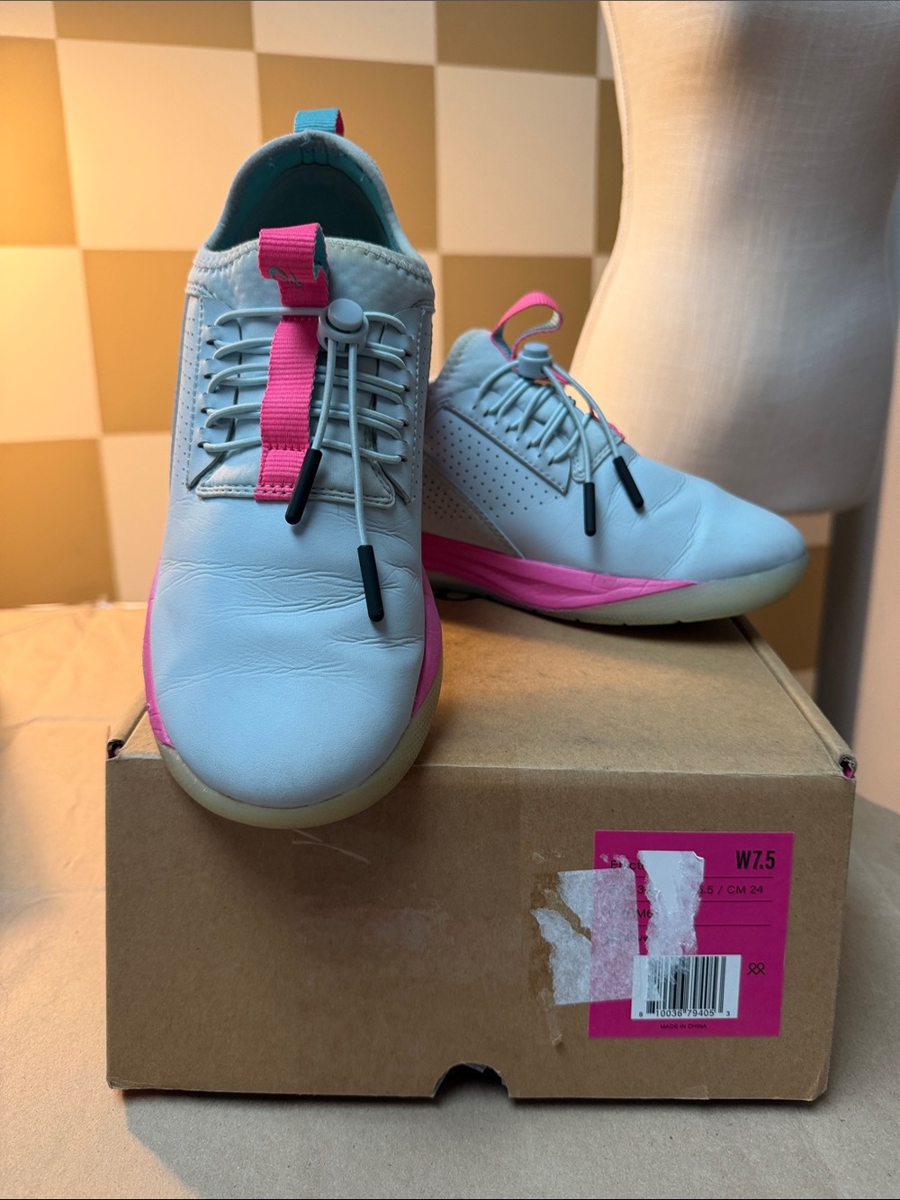 Women’s White and Pink Lightweight Casual Sneakers